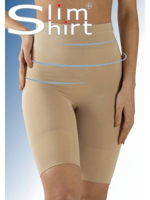 Nahtlose formende Boxershorts für Frauen machen den Bauch flach und betonen die Taille.